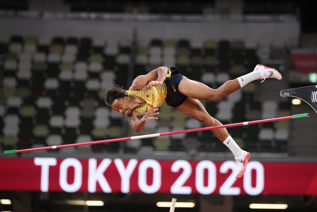 Hilarious Pole Vaulting Faces