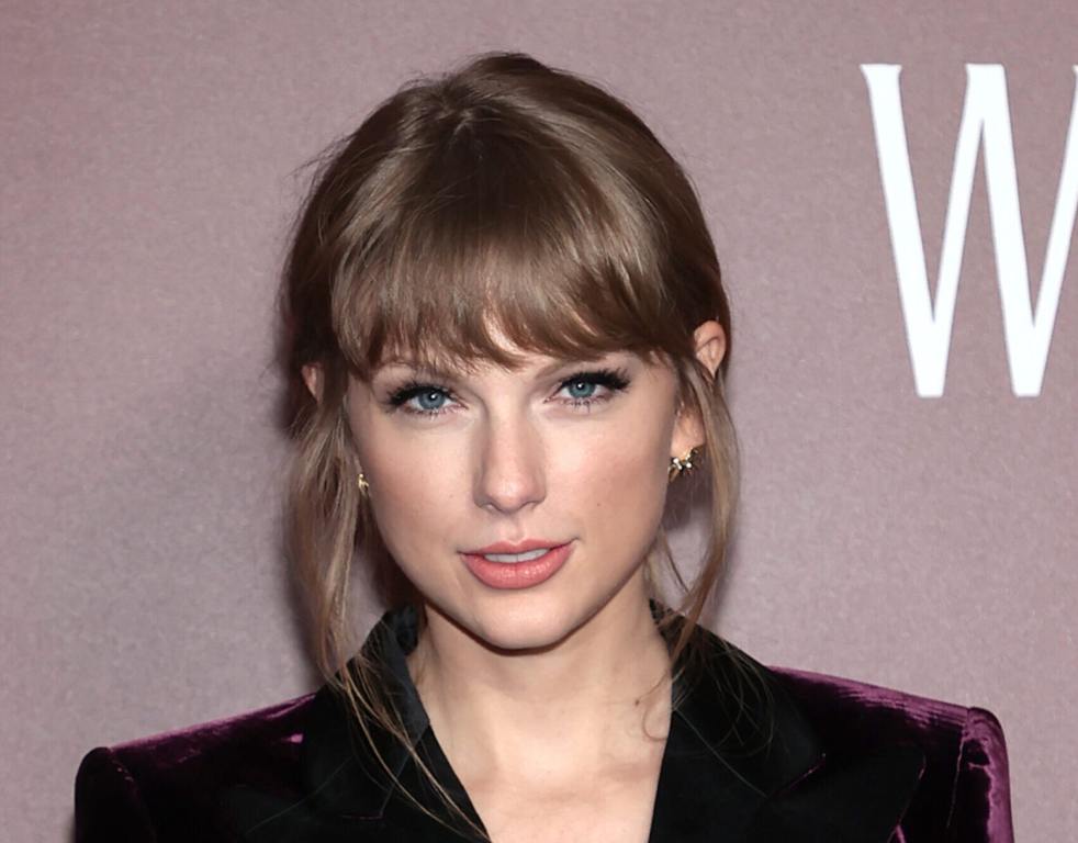 Taylor Swift attends the "All Too Well" New York Premiere